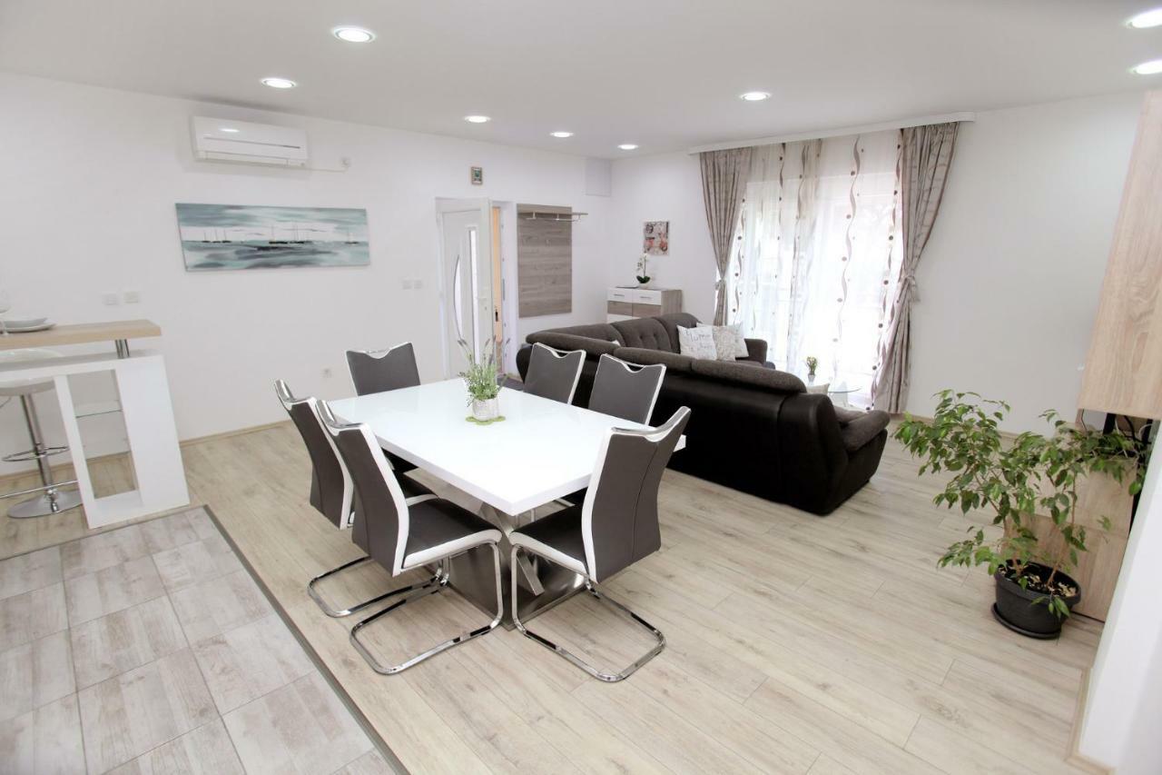 Apartments Viki Trogir Zewnętrze zdjęcie