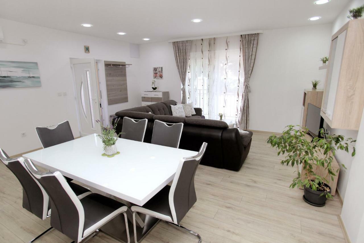 Apartments Viki Trogir Zewnętrze zdjęcie