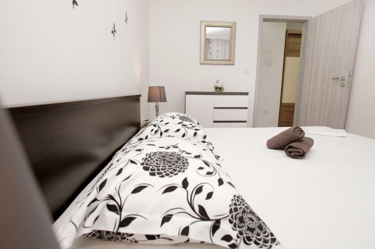 Apartments Viki Trogir Zewnętrze zdjęcie