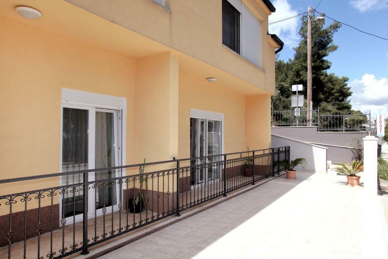 Apartments Viki Trogir Zewnętrze zdjęcie